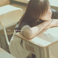  鱦